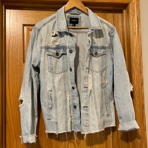 Forever 21 mens distressed, light wash jean jacket sz medium (#24)